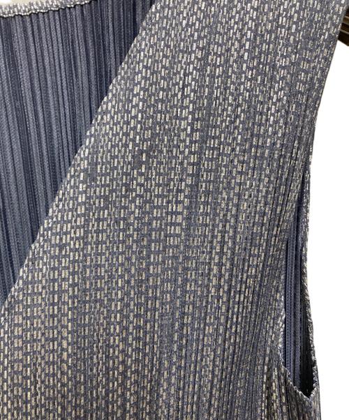 PLEATS PLEASE（プリーツプリーズ）PLEATS PLEASE (プリーツプリーズ) ノースリーブメタリックプリーツカットソー シルバー サイズ:3の古着・服飾アイテム