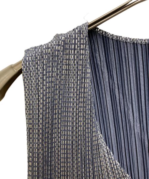 PLEATS PLEASE（プリーツプリーズ）PLEATS PLEASE (プリーツプリーズ) ノースリーブメタリックプリーツカットソー シルバー サイズ:3の古着・服飾アイテム