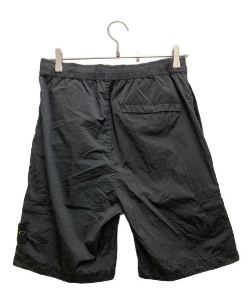 STONE ISLAND（ストーンアイランド）STONE ISLAND (ストーンアイランド) ガーメントダイナイロンメタルシャーリングショーツ ブラック サイズ:Ｗ30の古着・服飾アイテム