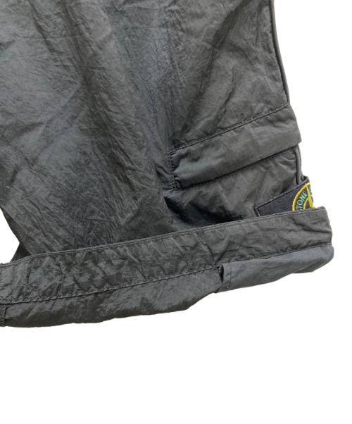 STONE ISLAND（ストーンアイランド）STONE ISLAND (ストーンアイランド) ガーメントダイナイロンメタルシャーリングショーツ ブラック サイズ:Ｗ30の古着・服飾アイテム