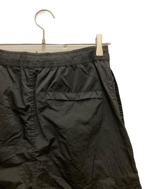 STONE ISLAND（ストーンアイランド）STONE ISLAND (ストーンアイランド) ガーメントダイナイロンメタルシャーリングショーツ ブラック サイズ:Ｗ30の古着・服飾アイテム
