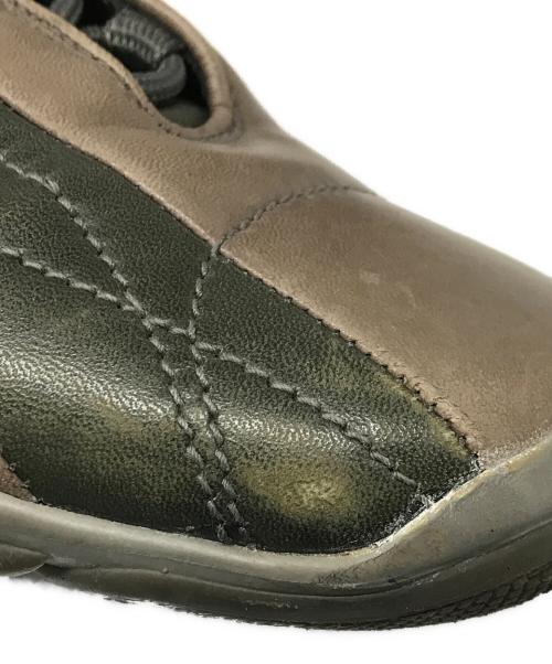 PRADA SPORTS（プラダスポーツ）PRADA SPORTS (プラダスポーツ) 00's スクエアトゥレザースニーカー ブラウン×グリーン サイズ: 8 1/2の古着・服飾アイテム