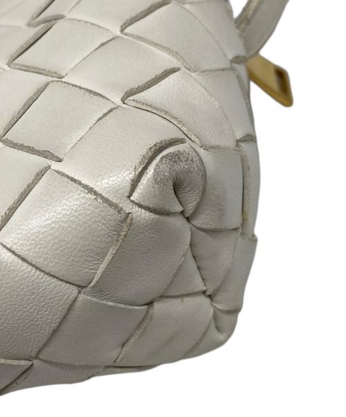 BOTTEGA VENETA（ボッテガベネタ）BOTTEGA VENETA (ボッテガベネタ) イントレチャートショルダーバッグ ホワイトの古着・服飾アイテム