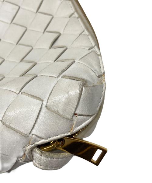 BOTTEGA VENETA（ボッテガベネタ）BOTTEGA VENETA (ボッテガベネタ) イントレチャートショルダーバッグ ホワイトの古着・服飾アイテム