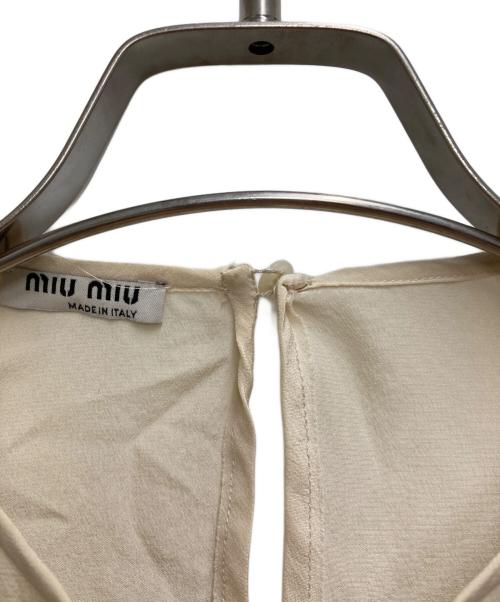 MIU MIU（ミュウミュウ）MIU MIU (ミュウミュウ) スター刺繍シルクブラウス ベージュ サイズ:38の古着・服飾アイテム
