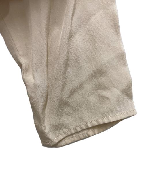 MIU MIU（ミュウミュウ）MIU MIU (ミュウミュウ) スター刺繍シルクブラウス ベージュ サイズ:38の古着・服飾アイテム