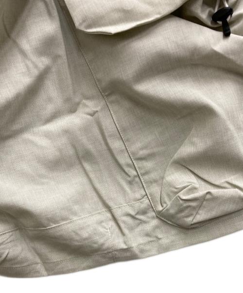 meanswhile（ミーンズワイル）meanswhile (ミーンズワイル) Luggage Cargo Shorts ベージュ サイズ:4の古着・服飾アイテム