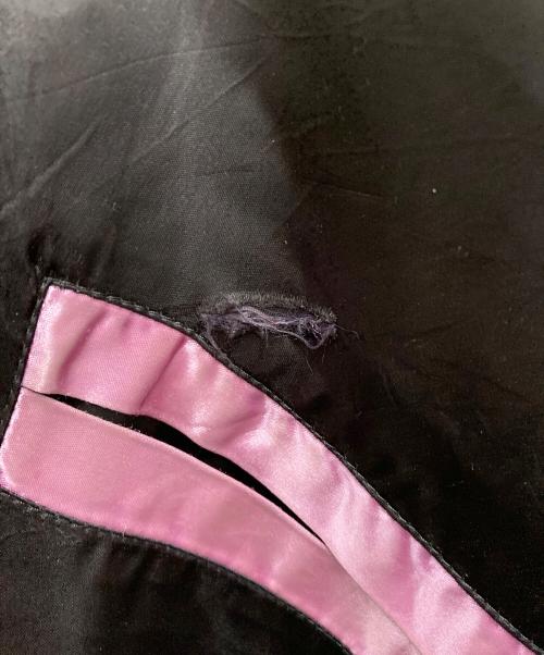 HARD ACT TO FOLLOW（ハードアクトトゥフォロー）HARD ACT TO FOLLOW (ハードアクトトゥフォロー) 60-70'S サテンスカジャン ブラック×ピンク サイズ:不明の古着・服飾アイテム