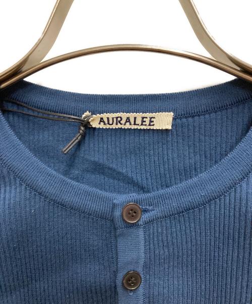 AURALEE（オーラリー）AURALEE (オーラリー) COTTON HIGH GAUGE RIB KNIT CROPPED CREW NECK CARDIGAN ブルーの古着・服飾アイテム