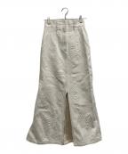 Mame Kurogouchiマメクロゴウチ）の古着「Floral Embossed Denim Skirt」｜ホワイト