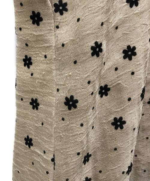 Rosarymoon（ロザリームーン）Rosarymoon (ロザリームーン) Flocky Flower Cami Dress ブラウン サイズ:FREEの古着・服飾アイテム