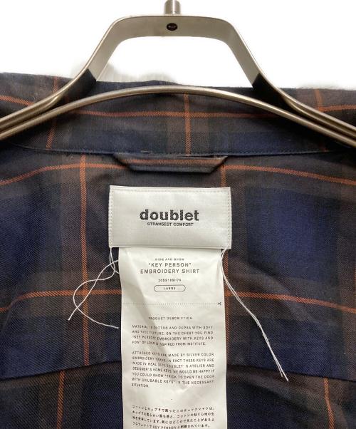 doublet（ダブレット）doublet (ダブレット) KEY PERSON EMBROIDERY SHIRT ネイビー×オレンジ サイズ:Ⅼの古着・服飾アイテム