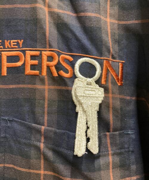 doublet（ダブレット）doublet (ダブレット) KEY PERSON EMBROIDERY SHIRT ネイビー×オレンジ サイズ:Ⅼの古着・服飾アイテム