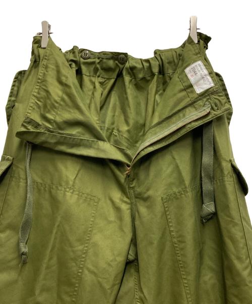 Canadian Army（カナダ軍）Canadian Army (カナディアンアーミー) ウィンドオーバーパンツ カーキ サイズ:不明の古着・服飾アイテム