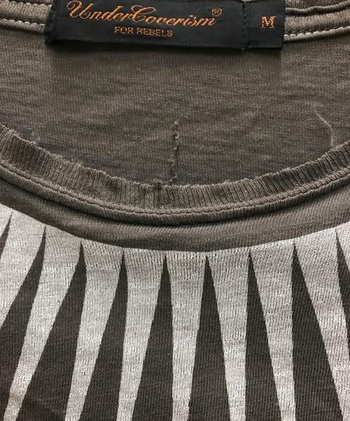 UNDERCOVERISM（アンダーカバーイズム）UNDERCOVERISM (アンダーカバーイズム) COMME des GARCONS (コムデギャルソン) GIZ柄ダメージ加工Tシャツ グレー サイズ:Mの古着・服飾アイテム