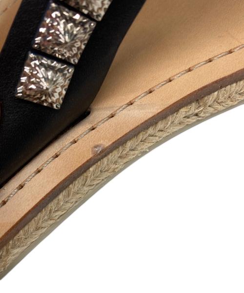 Christian Louboutin（クリスチャン・ルブタン）Christian Louboutin (クリスチャン・ルブタン) PYRACLOS FLAT CALF ベージュ×ブラック サイズ:43.5の古着・服飾アイテム