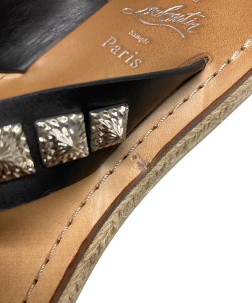 Christian Louboutin（クリスチャン・ルブタン）Christian Louboutin (クリスチャン・ルブタン) PYRACLOS FLAT CALF ベージュ×ブラック サイズ:43.5の古着・服飾アイテム