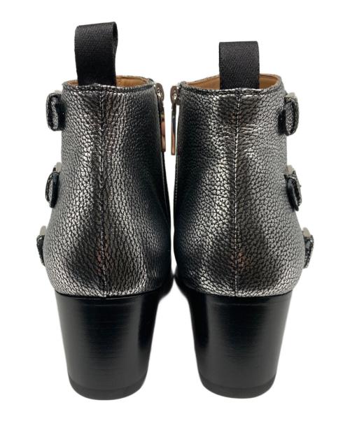 Christian Louboutin（クリスチャン・ルブタン）Christian Louboutin (クリスチャン・ルブタン) WILL BUCKLE FLAT GRAINE CHROME シルバー サイズ:43の古着・服飾アイテム