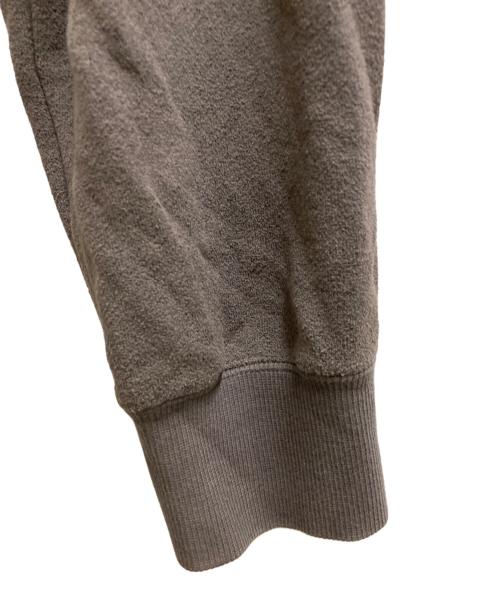 JOHN LAWRENCE SULLIVAN（ジョン ローレンス サリバン）JOHN LAWRENCE SULLIVAN (ジョン ローレンス サリバン) カッティングパイルプルオーバーパーカー グレー サイズ:Ⅿの古着・服飾アイテム