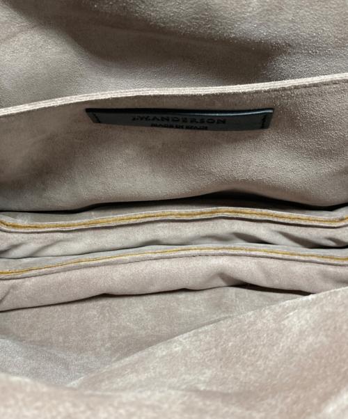 J.W.ANDERSON（ジェイダブリューアンダーソン）J.W.ANDERSON (ジェイダブリューアンダーソン) ピアスムートンライクワンショルダーバッグ ブラウンの古着・服飾アイテム