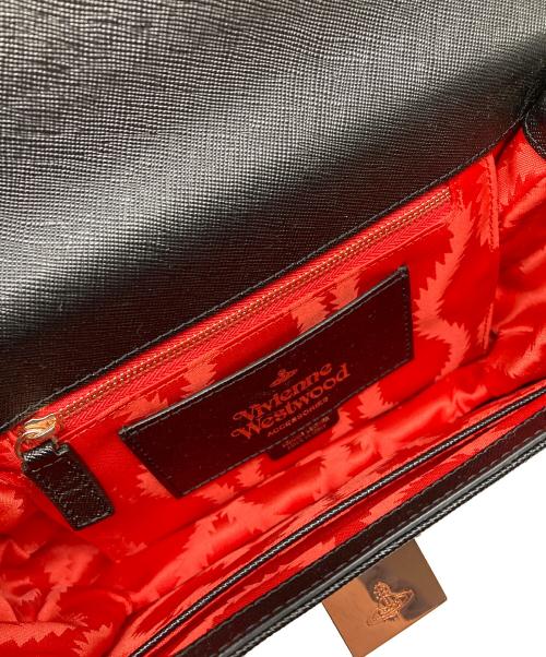 Vivienne Westwood（ヴィヴィアンウエストウッド）Vivienne Westwood (ヴィヴィアンウエストウッド) サフィアーノチェーンショルダーバッグ ブラックの古着・服飾アイテム