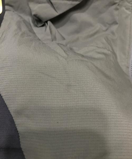 ARC'TERYX（アークテリクス）ARC'TERYX (アークテリクス) SYSTEM A CHEXA HYBRID VEST グレー サイズ:Mの古着・服飾アイテム