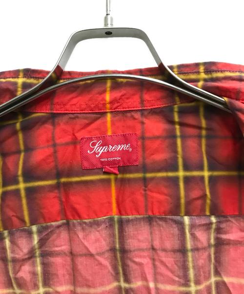 SUPREME（シュプリーム）Supreme (シュプリーム) Spray Tartan Shirt レッド サイズ:Mの古着・服飾アイテム