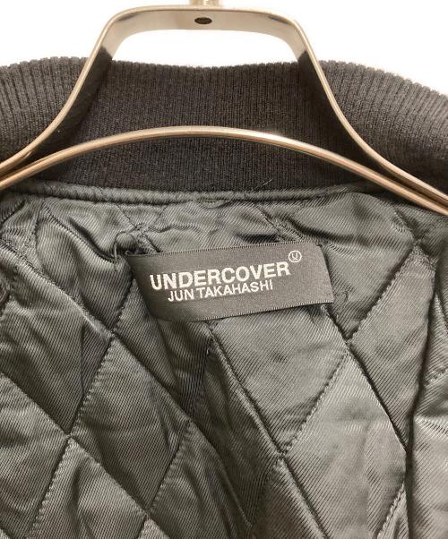 UNDERCOVER（アンダーカバー）UNDERCOVER (アンダーカバー) ロゴワッペンパフスリーブスタジャン ブラック サイズ:2の古着・服飾アイテム