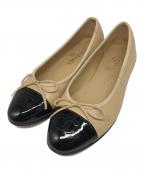 CHANELシャネル）の古着「キャップトゥバレエパンプス」｜ベージュ
