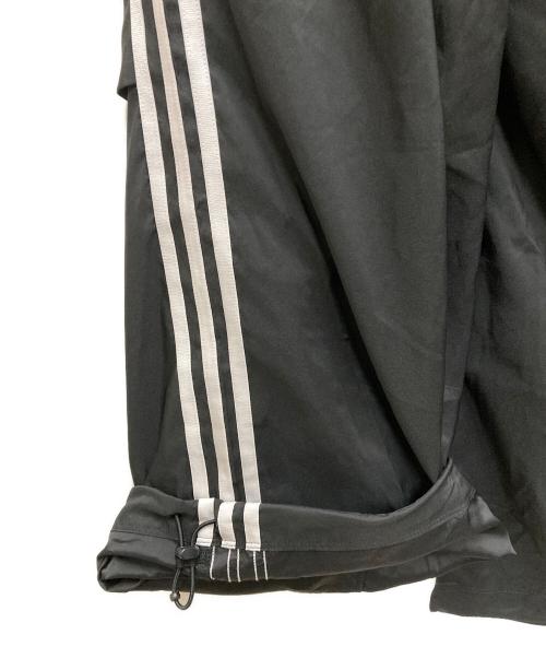 adidas（アディダス）adidas (アディダス) ラッフル トラックパンツ ブラック サイズ:Lの古着・服飾アイテム