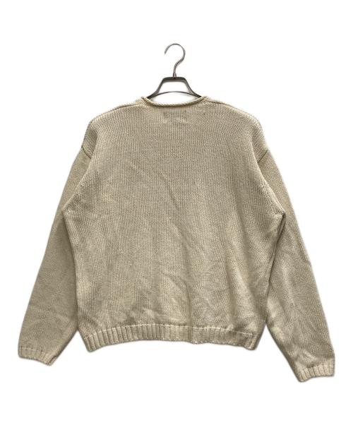 stussy（ステューシー）stussy (ステューシー) EMBROIDERED V-NECK LOGO SWEATER ベージュ サイズ:Ⅿの古着・服飾アイテム