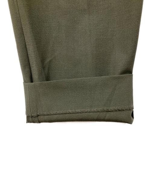 FACTOTUM（ファクトタム）FACTOTUM (ファクトタム) T/W 2WAY ストレッチワンタックテーパードスラックス オリーブ サイズ:46の古着・服飾アイテム