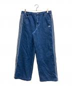 adidasアディダス）の古着「アディカラー デニム スリーストライプス トラックパンツ」｜ブルー