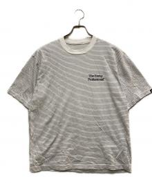 The Ennoy Professional（ザ エンノイ プロフェッショナル）の古着「ロゴボーダーTシャツ」｜グレー