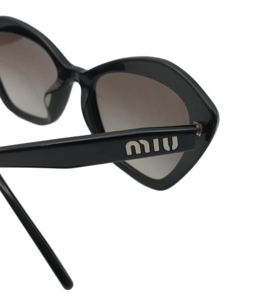 MIU MIU（ミュウミュウ）MIU MIU (ミュウミュウ) キャットアイサングラス ブラック サイズ:55□20の古着・服飾アイテム