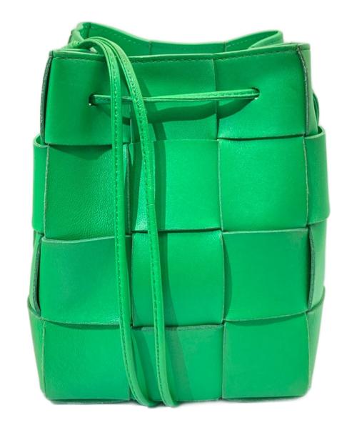 BOTTEGA VENETA（ボッテガベネタ）BOTTEGA VENETA (ボッテガベネタ) スモールカセットバケットバッグ グリーン サイズ:不明の古着・服飾アイテム
