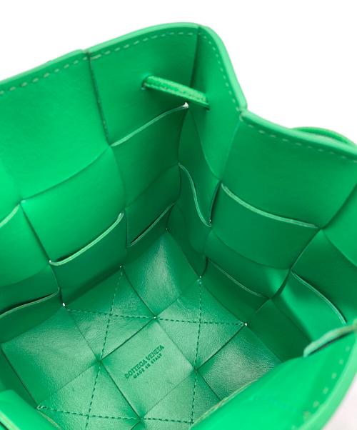 BOTTEGA VENETA（ボッテガベネタ）BOTTEGA VENETA (ボッテガベネタ) スモールカセットバケットバッグ グリーン サイズ:不明の古着・服飾アイテム