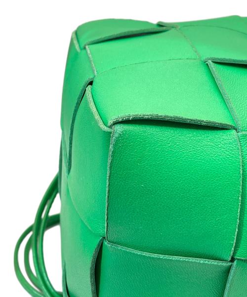 BOTTEGA VENETA（ボッテガベネタ）BOTTEGA VENETA (ボッテガベネタ) スモールカセットバケットバッグ グリーン サイズ:不明の古着・服飾アイテム