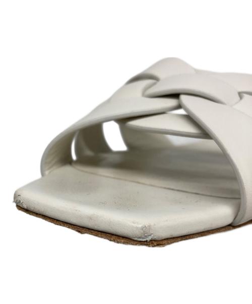 Saint Laurent Paris（サンローランパリ）Saint Laurent Paris (サンローランパリ) フラットサンダル ホワイト サイズ:36の古着・服飾アイテム