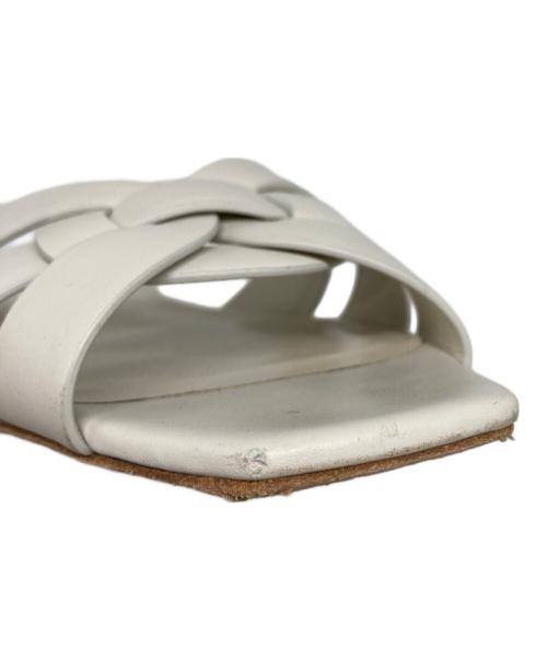 Saint Laurent Paris（サンローランパリ）Saint Laurent Paris (サンローランパリ) フラットサンダル ホワイト サイズ:36の古着・服飾アイテム