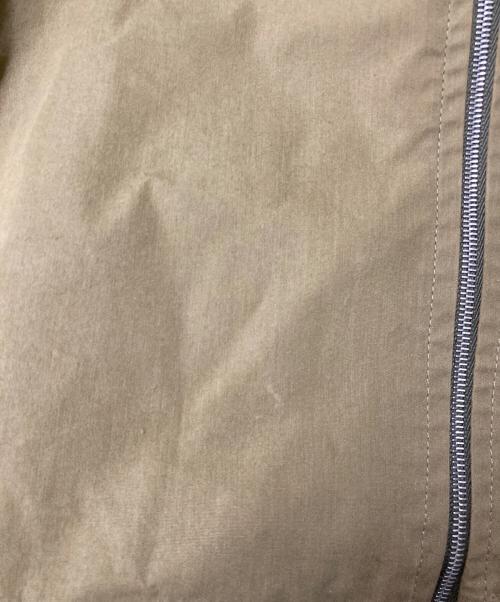 DRIES VAN NOTEN（ドリスヴァンノッテン）DRIES VAN NOTEN (ドリスヴァンノッテン) フーデットライトレインコート オリーブ×シルバー サイズ:Mの古着・服飾アイテム