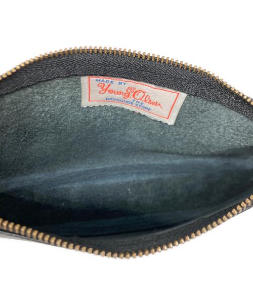 YOUNG & OLSEN The DRYGOODS STORE（ヤングアンドオルセン ザ ドライグッズストア）YOUNG & OLSEN The DRYGOODS STORE (ヤングアンドオルセン ザ ドライグッズストア) 別注ストラップ付き2WAY ポーチ ブラックの古着・服飾アイテム