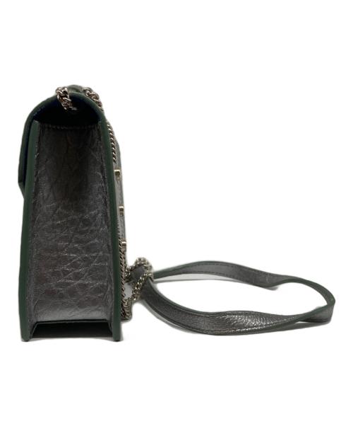 JIMMY CHOO（ジミーチュウ）JIMMY CHOO (ジミーチュウ) フラップ チェーンショルダーバッグ シルバーの古着・服飾アイテム