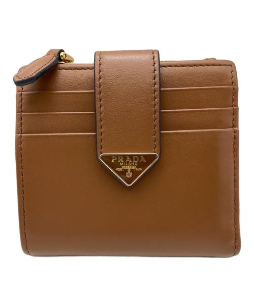 PRADA（プラダ）PRADA (プラダ) シティカーフコンパクトウォレット ブラウンの古着・服飾アイテム