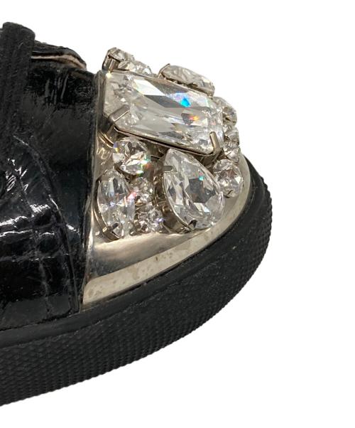 MIU MIU（ミュウミュウ）MIU MIU (ミュウミュウ) ビジューエナメルスニーカー ブラック サイズ:38の古着・服飾アイテム