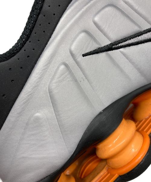 NIKE（ナイキ）NIKE (ナイキ) Shox R4 Black/Bright Mandarin グレー サイズ:US 11 1/2の古着・服飾アイテム