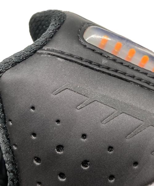 NIKE（ナイキ）NIKE (ナイキ) Shox R4 Black/Bright Mandarin グレー サイズ:US 11 1/2の古着・服飾アイテム