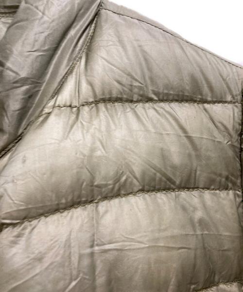 MONCLER（モンクレール）MONCLER (モンクレール) sacai (サカイ) SAKI フリルダウンジャケット オリーブ サイズ:00の古着・服飾アイテム