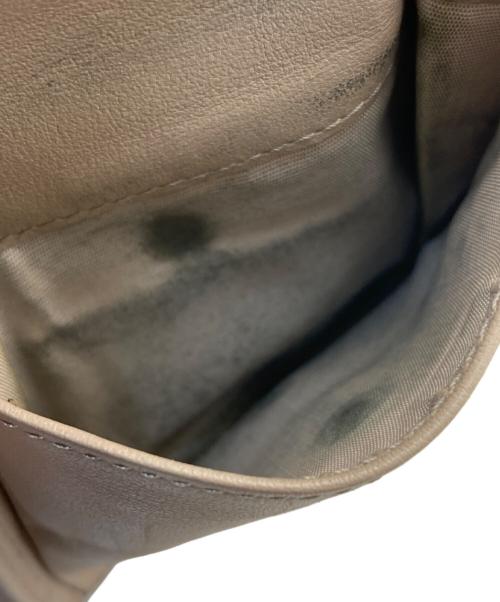 VALENTINO（ヴァレンティノ）VALENTINO (ヴァレンティノ) スタッズコンパクトウォレット ベージュの古着・服飾アイテム