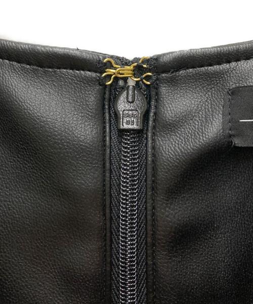 ARMANI EXCHANGE（アルマーニ エクスチェンジ）ARMANI EXCHANGE (アルマーニ エクスチェンジ) エコレザーノースリーブワンピース ブラック サイズ:2の古着・服飾アイテム